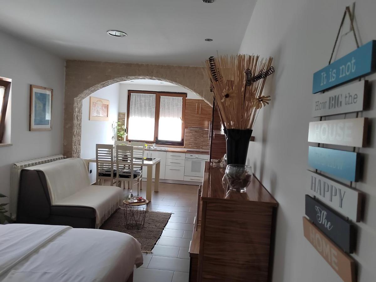 Relax House